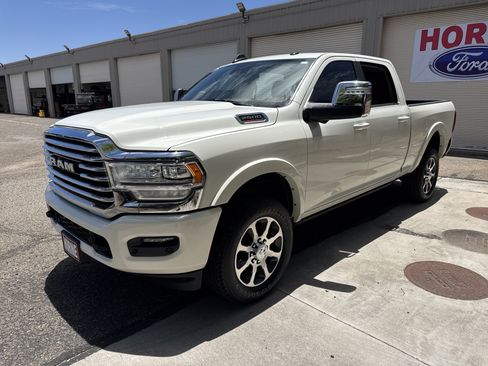 Used 2024 RAM 2500 Limited w/ Safety Group AWD/4WD image 3