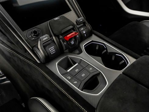 Used 2024 Lamborghini Urus Performante image 42