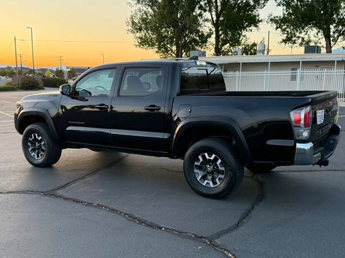 Used 2021 Toyota Tacoma TRD Off-Road w/ Technology Package AWD/4WD image 15