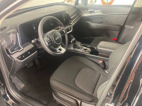 Certified 2025 Kia Sportage LX image 21