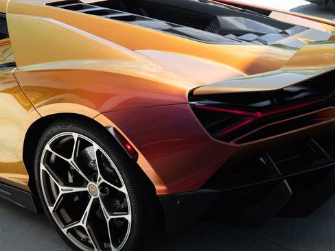 Used 2024 Lamborghini Revuelto AWD/4WD image 16