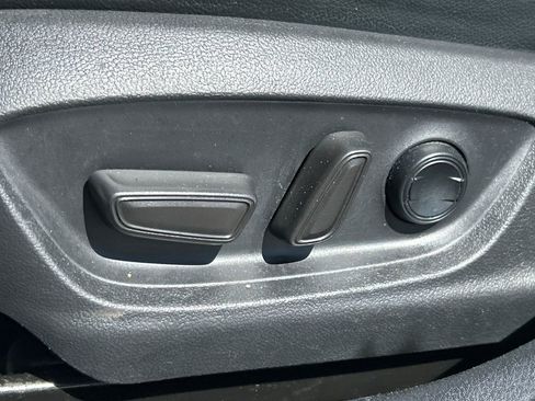 Used 2021 Toyota Camry SE image 8