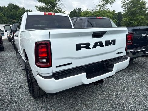 Used 2025 RAM 2500 Big Horn AWD/4WD image 4