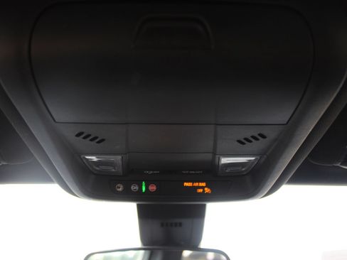 Used 2022 Chevrolet Equinox RS w/ RS Leather Package FWD image 37