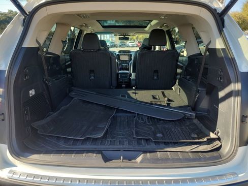 Used 2022 Subaru Ascent Touring w/ Popular Package #2A image 9