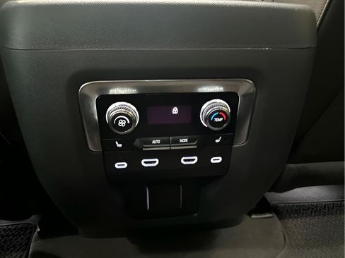 Used 2022 GMC Yukon Denali w/ Denali Ultimate Package AWD/4WD image 20