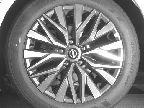 Used 2025 Nissan Altima 2.5 SV FWD image 11