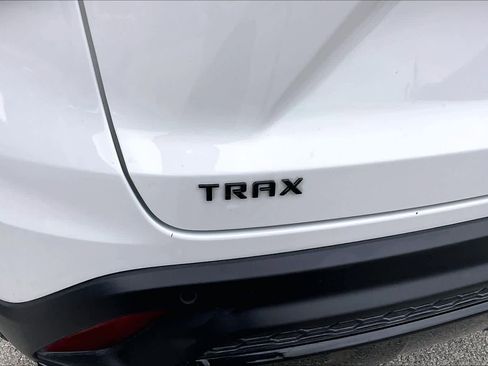 Used 2025 Chevrolet Trax RS w/ Sunroof Package image 33