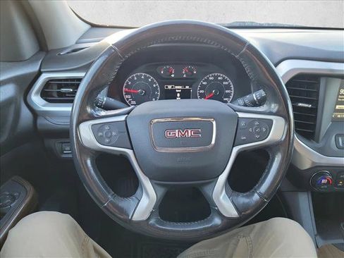 Used 2018 GMC Acadia SLE image 18