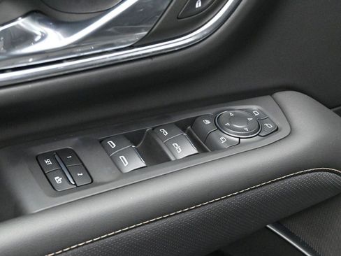 Used 2024 Chevrolet Suburban Premier image 11