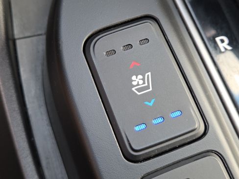 Used 2018 Hyundai Santa Fe Sport AWD/4WD image 6