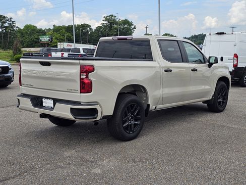 Used 2026 Chevrolet Silverado 1500 Custom RWD image 9
