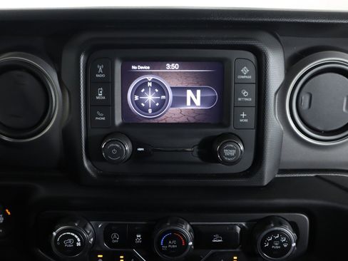 Used 2021 Jeep Gladiator Sport image 24