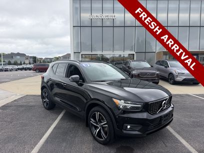 Used 2019 Volvo XC40 T5 R-Design