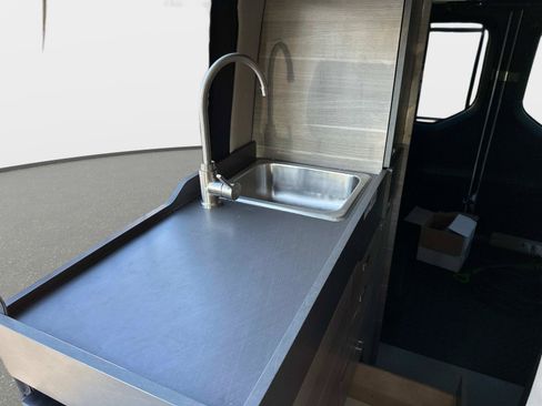 Used 2020 Mercedes-Benz Sprinter 2500 image 12