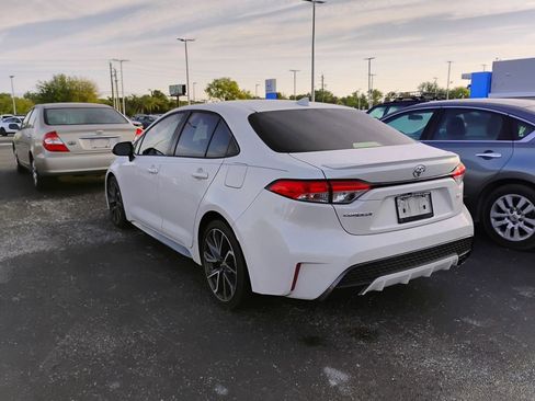 Used 2020 Toyota Corolla SE w/ SE Premium Package image 4