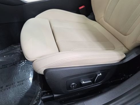 Certified 2026 BMW 330i xDrive Sedan w/ M Sport Package AWD/4WD image 26