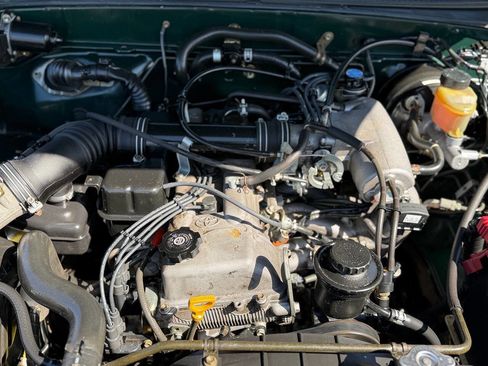 Used 2000 Toyota Tacoma 2WD Regular Cab image 43