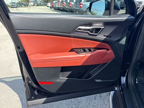 Used 2023 Kia Sportage SX image 14