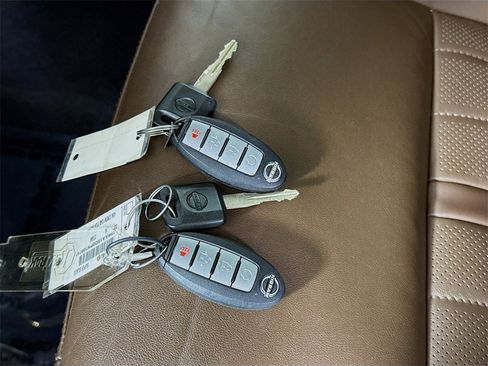 Certified 2023 Nissan Titan Platinum Reserve w/ Moonroof Package image 36