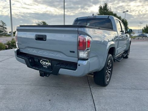 Used 2020 Toyota Tacoma TRD Sport w/ TRD Premium Sport Package AWD/4WD image 9