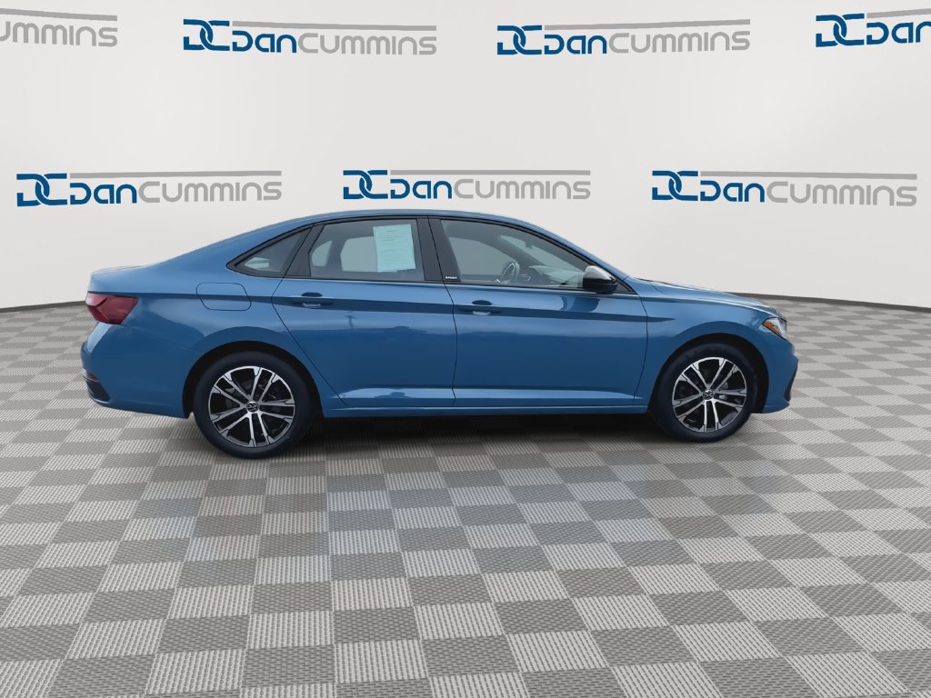 Used 2025 Volkswagen Jetta Sport FWD image 9