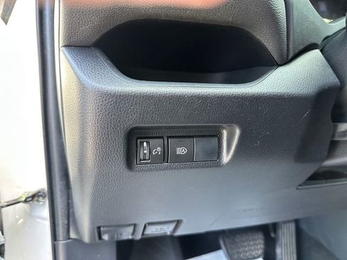 Used 2019 Toyota RAV4 LE w/ Carpet Mat Package AWD/4WD image 21