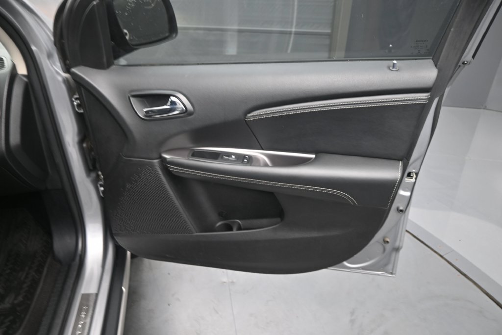 Used 2019 Dodge Journey Crossroad w/ Mopar All Weather Group FWD image 14