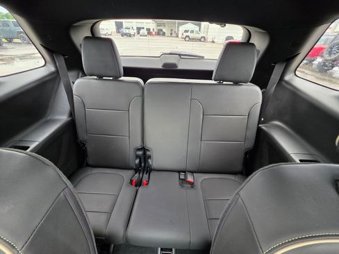 Used 2023 Chevrolet Traverse Premier w/ Redline Edition AWD/4WD image 25