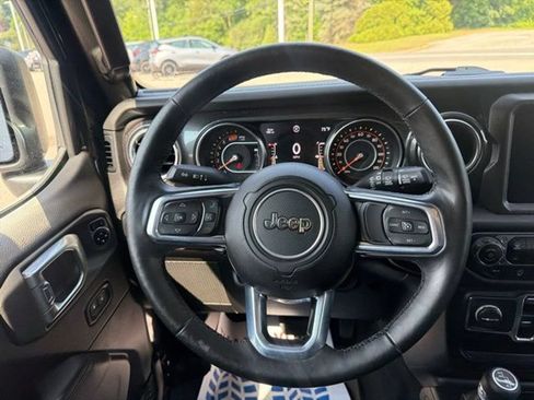 Used 2020 Jeep Wrangler Unlimited Sahara AWD/4WD image 16