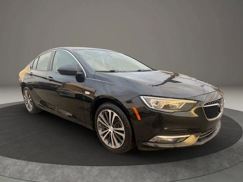Used 2018 Buick Regal Essence image 3