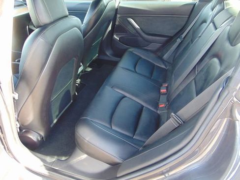 Used 2019 Tesla Model 3 Long Range image 19