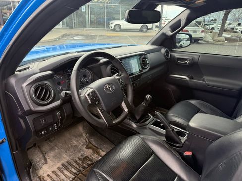 Used 2020 Toyota Tacoma TRD Off-Road w/ TRD Premium Off Road Package image 14