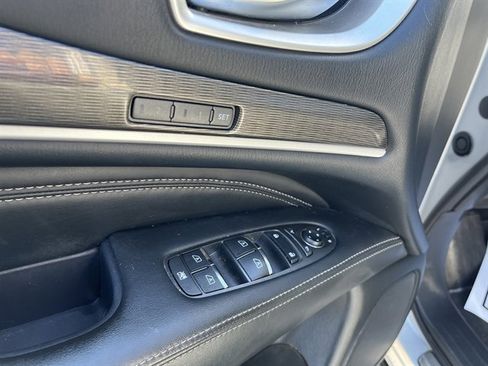 Used 2019 INFINITI QX60 Luxe w/ Essential Package image 19