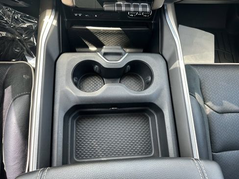 Used 2019 RAM 1500 Laramie image 17