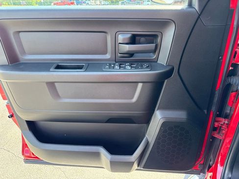 Used 2021 RAM 1500 Express RWD image 9