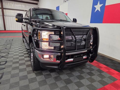 Used 2018 Ford F250 Lariat w/ Lariat Value Package AWD/4WD image 22