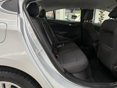 Used 2017 Chevrolet Cruze LT w/ Convenience Package FWD image 15