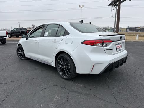 New 2026 Toyota Corolla SE w/ SE Package image 6
