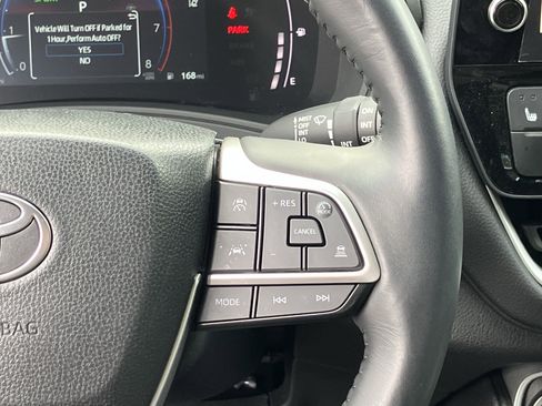 Used 2025 Toyota Grand Highlander FWD image 22