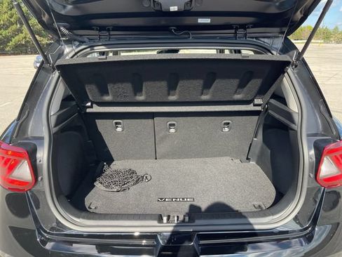 Used 2025 Hyundai Venue SEL FWD image 28