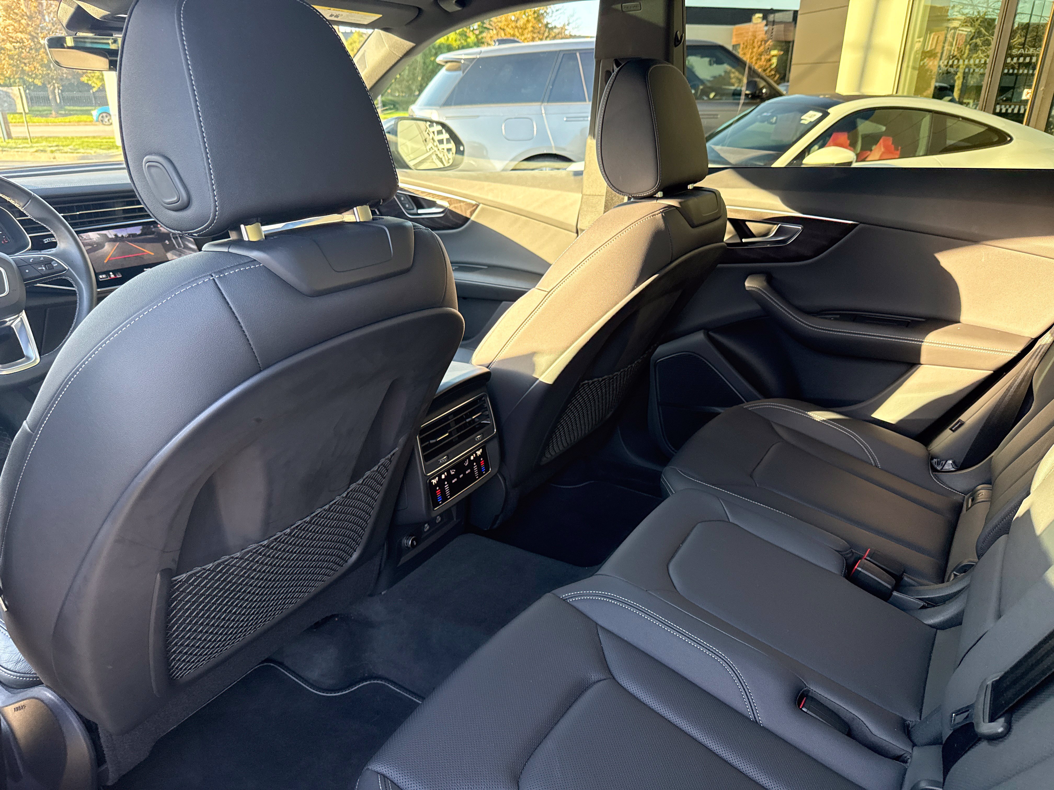 Used 2023 Audi Q8 Premium Plus w/ Premium Plus Package AWD/4WD image 11