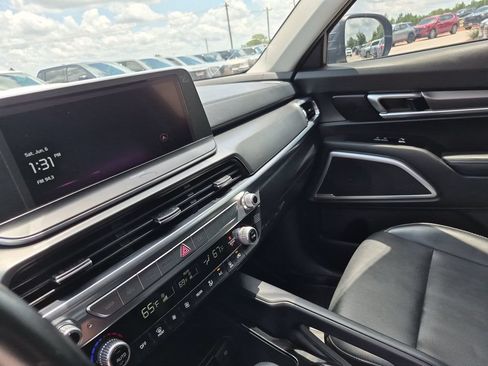 Used 2022 Kia Telluride LX FWD image 25