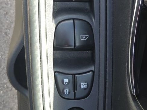 Used 2024 Nissan Versa SV FWD image 17