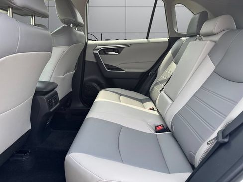 Used 2022 Toyota RAV4 XLE Premium AWD/4WD image 16