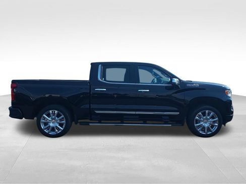 Used 2026 Chevrolet Silverado 1500 High Country w/ High Country Premium Package AWD/4WD image 9