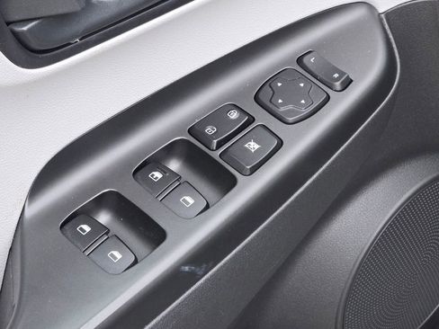 Certified 2022 Hyundai Kona SE image 26