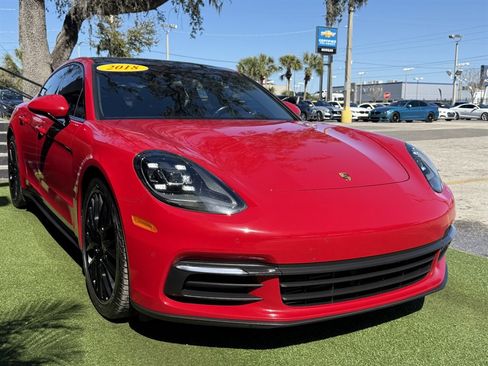 Used 2018 Porsche Panamera 4 image 3