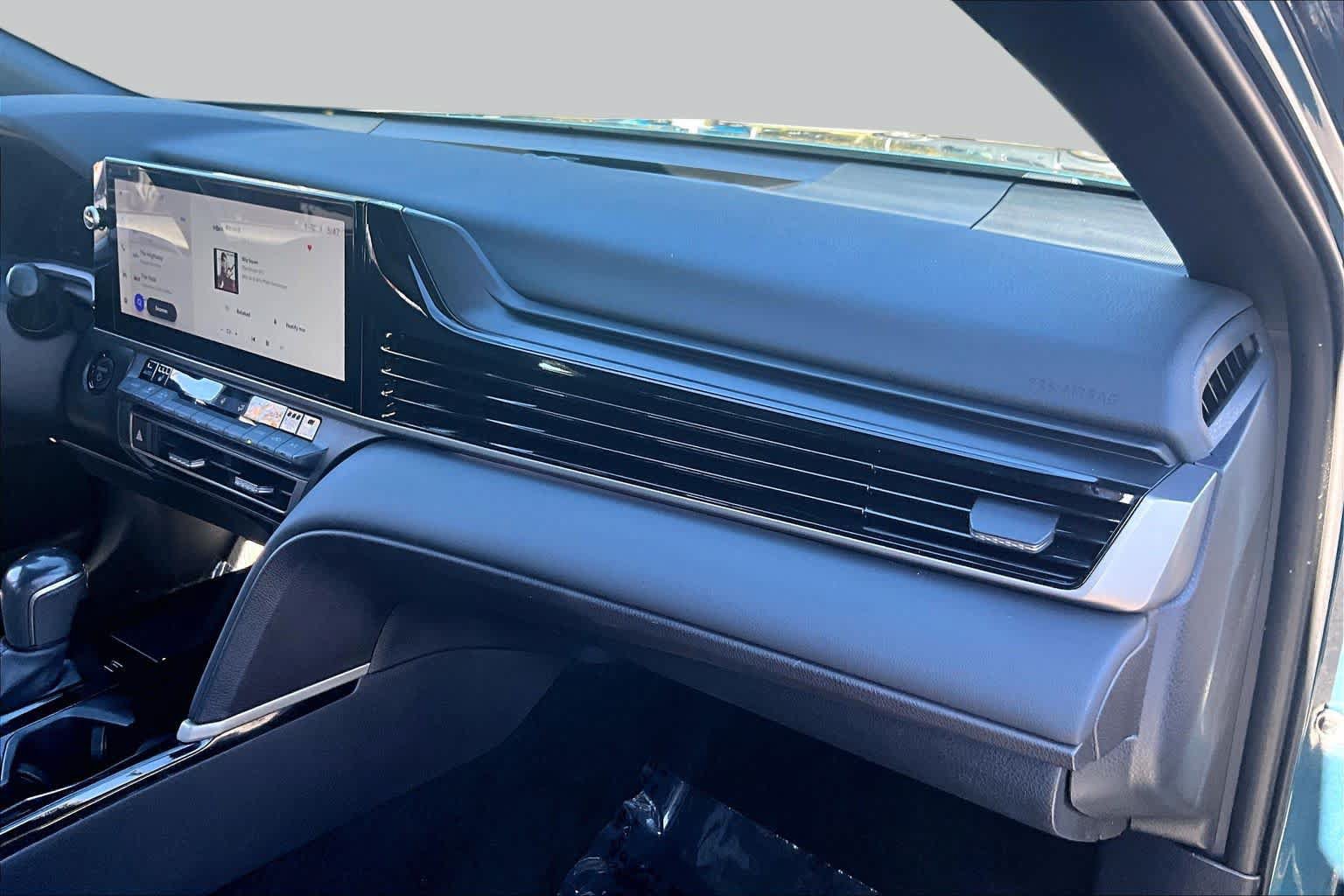 Used 2025 Toyota Camry XSE AWD/4WD image 19