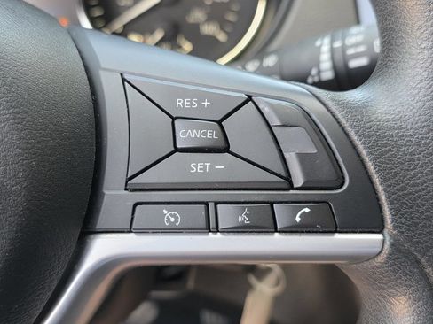 Used 2020 Nissan Rogue S FWD image 22